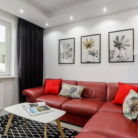 Family Apartment With A Terrace On Aleje Jerozolimskie Varsovia Exterior foto