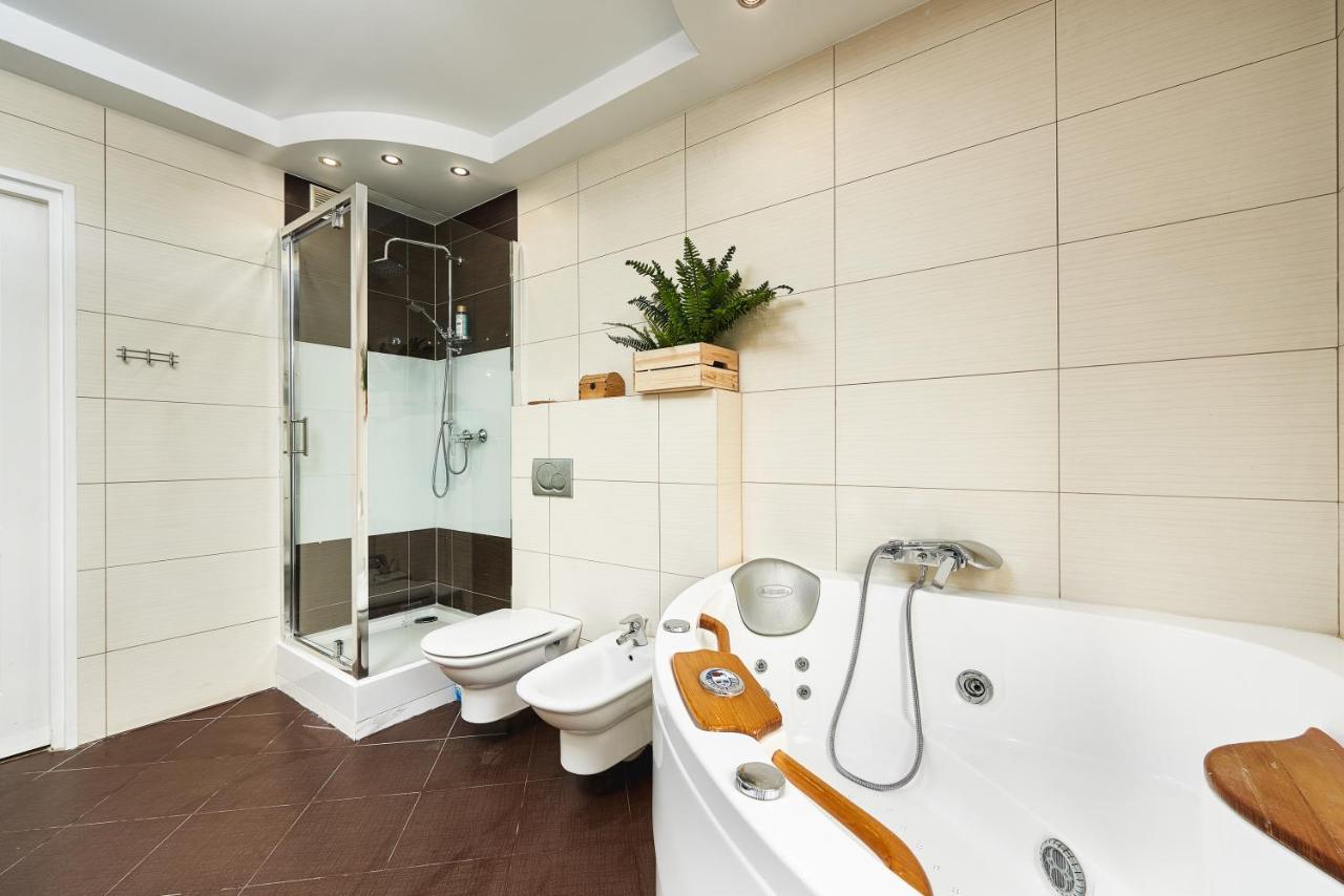 Family Apartment With A Terrace On Aleje Jerozolimskie Varsovia Exterior foto