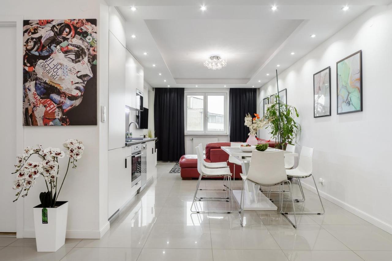 Family Apartment With A Terrace On Aleje Jerozolimskie Varsovia Exterior foto