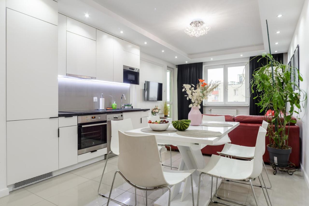 Family Apartment With A Terrace On Aleje Jerozolimskie Varsovia Exterior foto