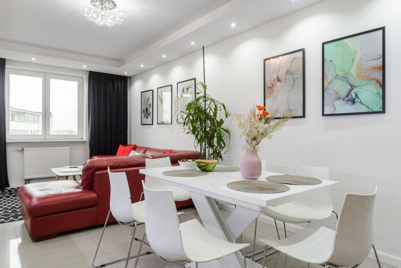Family Apartment With A Terrace On Aleje Jerozolimskie Varsovia Exterior foto