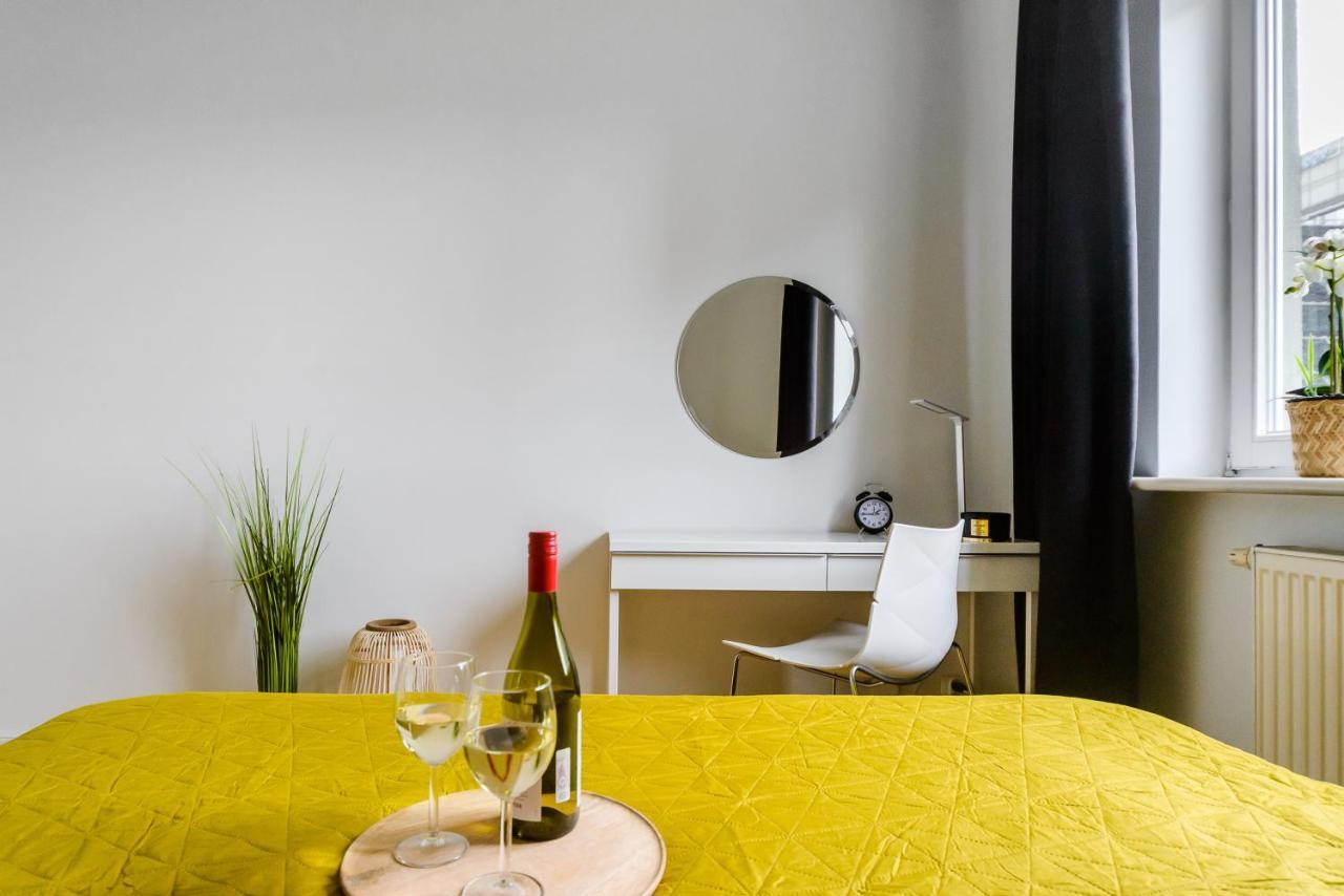 Family Apartment With A Terrace On Aleje Jerozolimskie Varsovia Exterior foto